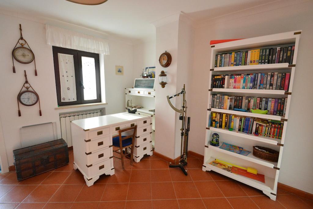 Neranya Apartment Massa Lubrense Room photo